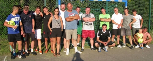 Mecz piłki nożnej w Gnojewie